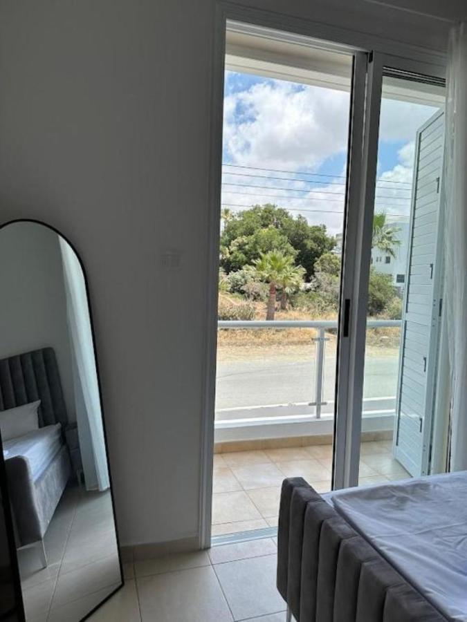 H&O Alina Sunset Apartment Paphos ภายนอก รูปภาพ